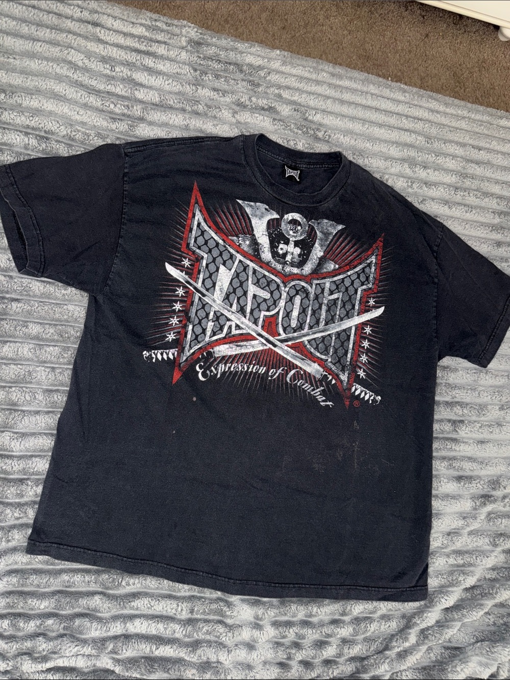 Vintage Y2K Tapout Black Tee with Red and White Graphic